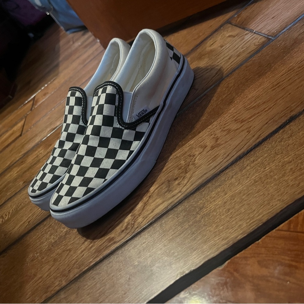 Vans - Picture 2 of 6